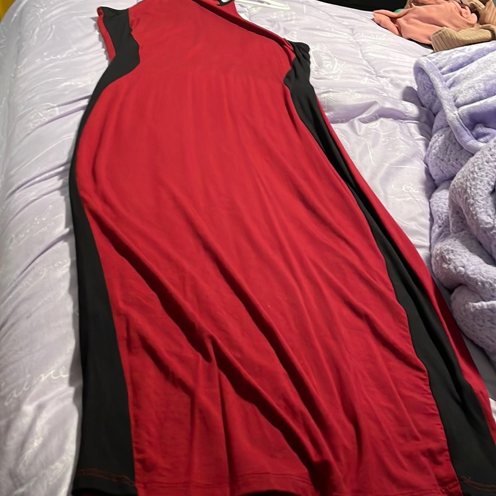 BURGUNDY && BLACK DRESS